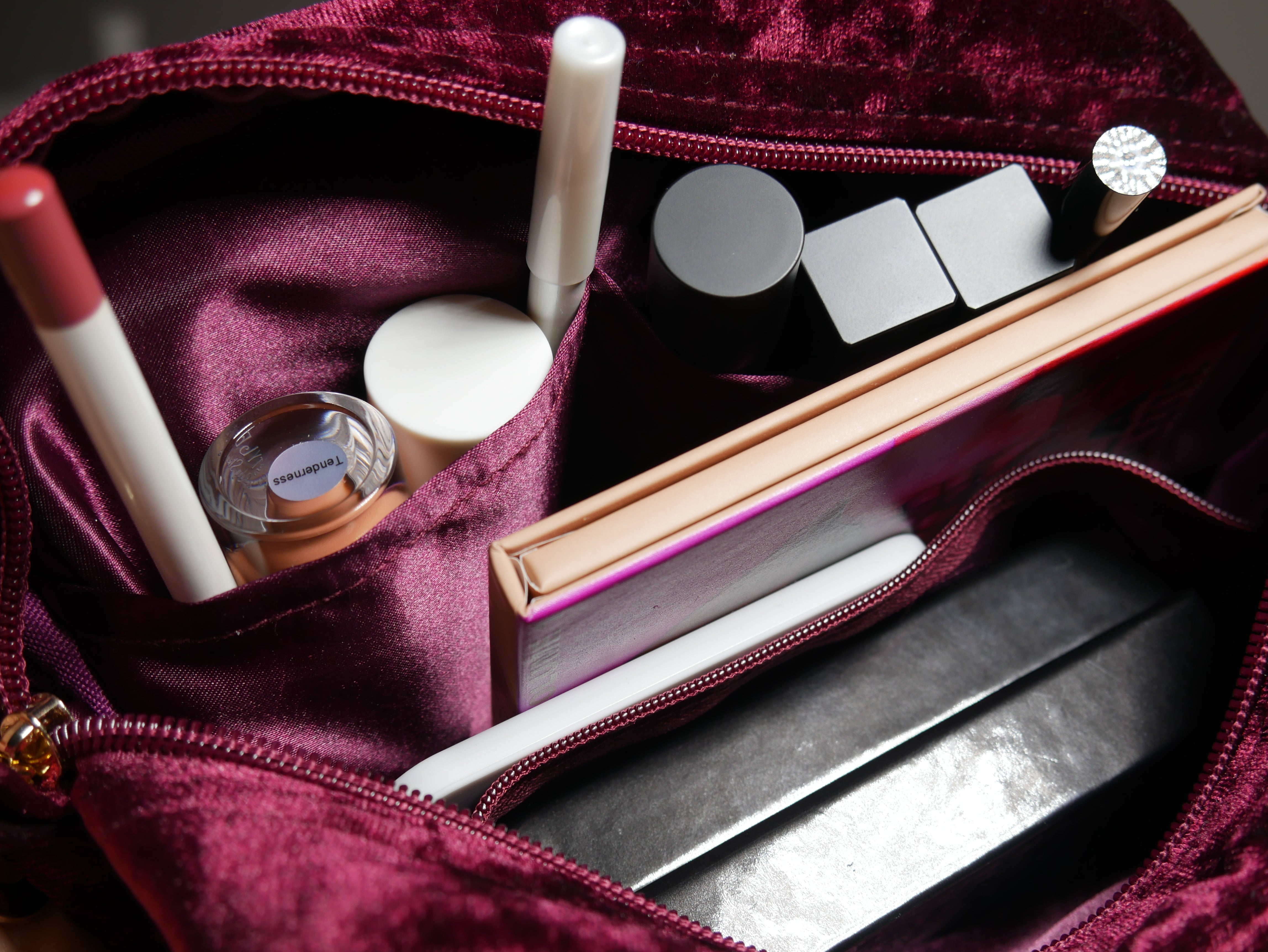 VELVET BEAUTY BAGS